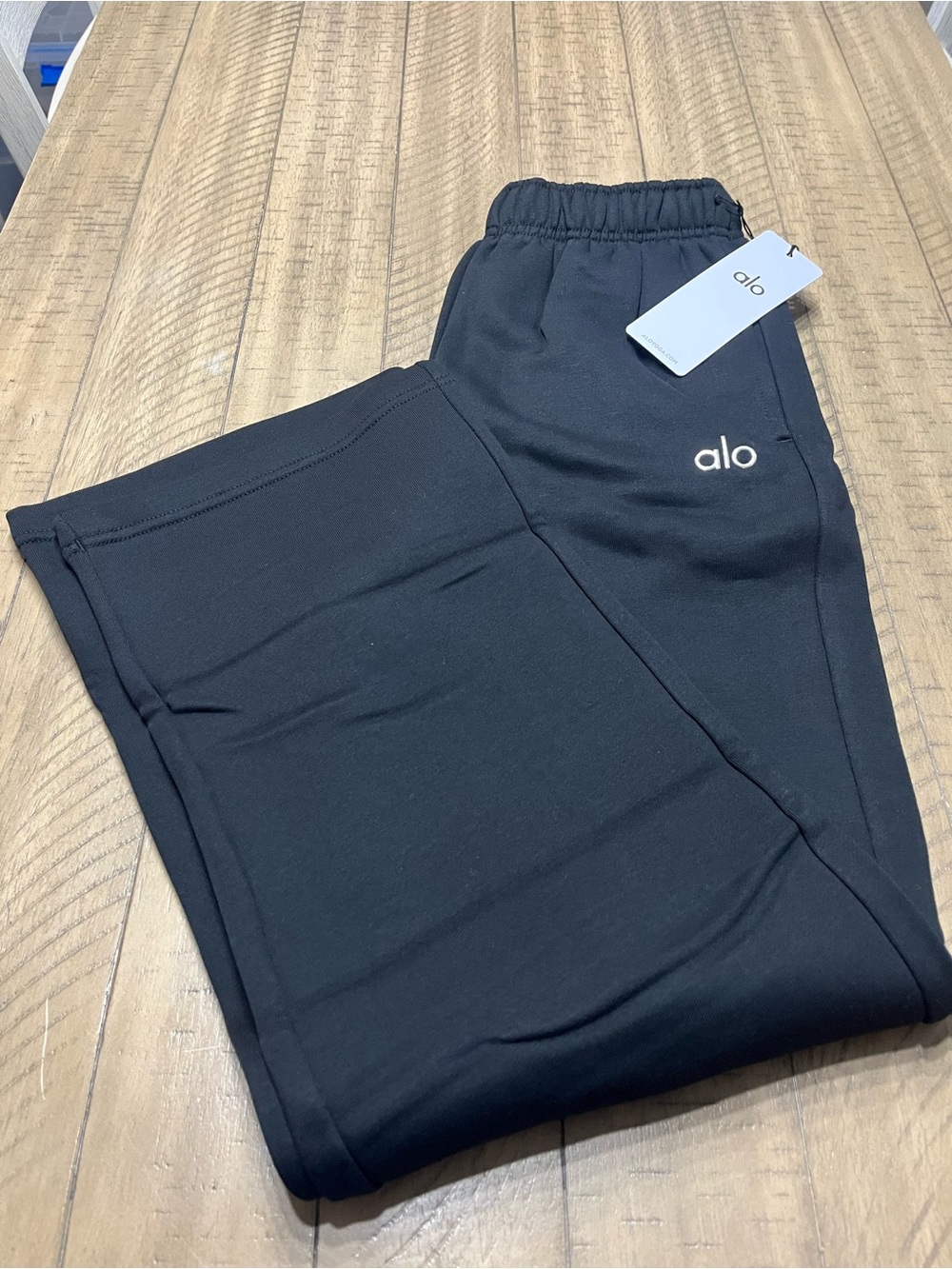 Alo Yoga Accolade Straight Leg Sweatpants Black NWT Women’s Small